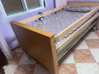 Cama articulada de madera