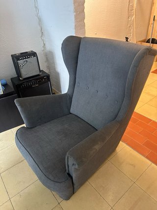 Sillón Ikea gris sin patas