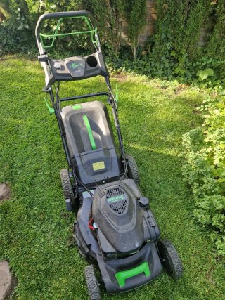 Cortacésped gasolina con traccion y arranque eletr