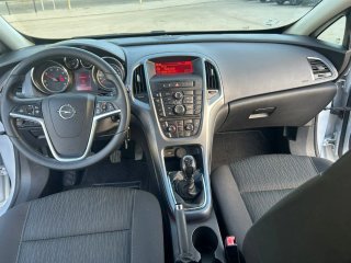 Opel Astra 2012