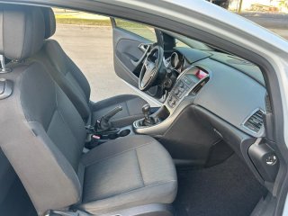 Opel Astra 2012