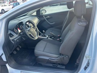 Opel Astra 2012