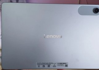 Lenovo Tab con Funda Transparente