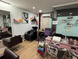 Peluqueria Mislata Lista para Empezar a Trabajar !