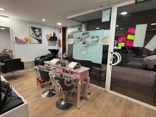 Peluqueria Mislata Lista para Empezar a Trabajar !