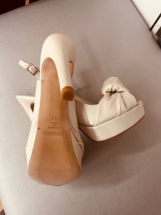 Zapatos destalonados beige Talla 38 Tacon de 12