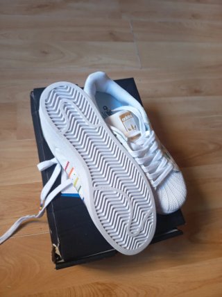 Adidas Superstar Multicolor Talla 37 (equivale a 3