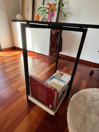 Mesa de despacho de cristal y metal