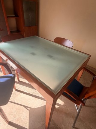 Conjunto mesa y 4 sillas madera y azul