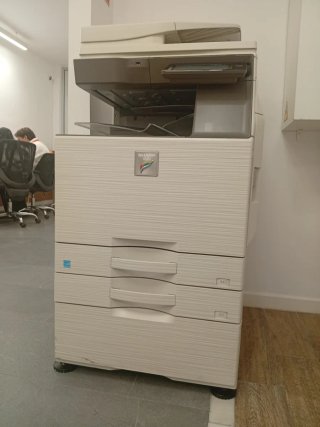 Impresora multifunción Sharp con escáner