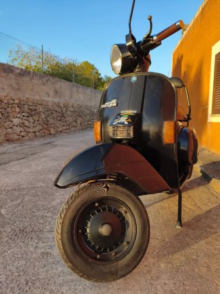 Vespa PX200E Iris Negra