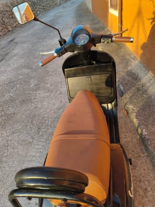 Vespa PX200E Iris Negra