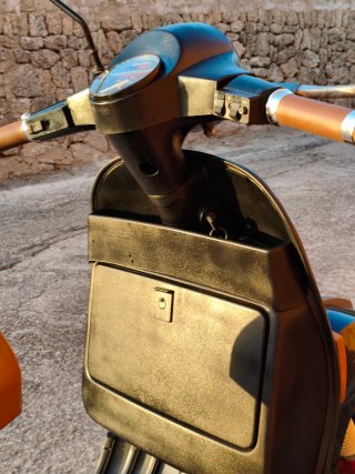 Vespa PX200E Iris Negra