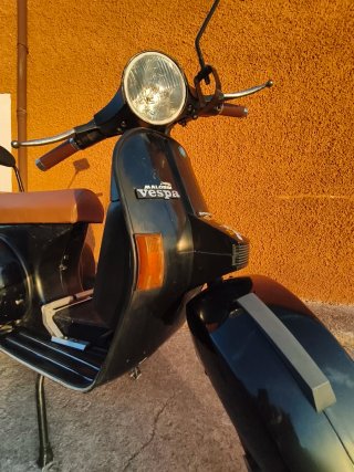 Vespa PX200E Iris Negra