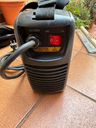 Soldadora Cevik Black 200 Plus + electrodos