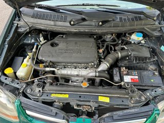 Nissan Almera 2001