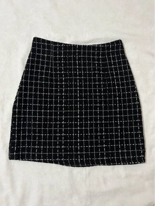 Falda cuadros negra botones perla talla xs