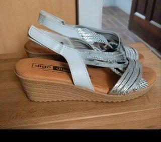 Sandalias plateadas