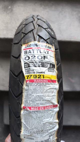 NEUMÁTICO BRIDGESTONE 120/70ZR17 BATTLAX020
