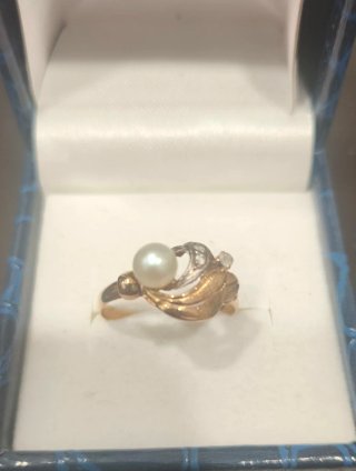 Anillo Oro 18K Perla y Diamante