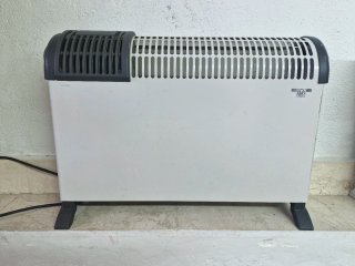 Radiador eléctrico blanco y gris