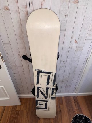 Tabla Snow GNU 144 con Fijaciones.