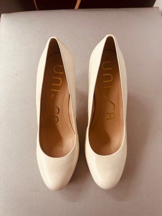 Zapatos Unisa blancos nuevos Tacon de 8 cm