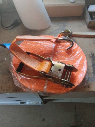 Correa de carraca naranja con gancho
