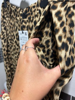 Pantalón Zara Animal Print Talla M