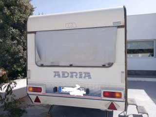 Caravana Adria 750kg