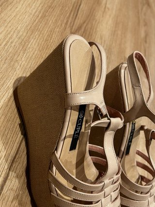 Sandalias Cuplé Cuña Beige Sin Estrenar