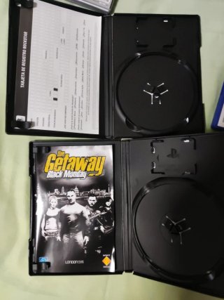 Cajas y manuales juegos PS2 (4 unidades)
