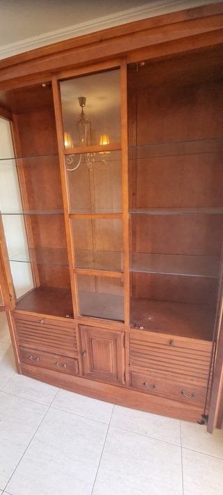 Vitrina de madera