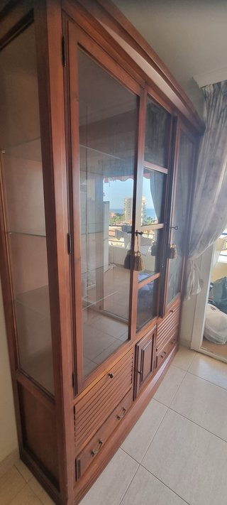 Vitrina de madera
