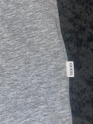 Camiseta Guess Talla L Logo Triángulo