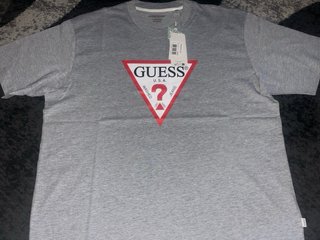 Camiseta Guess Talla L Logo Triángulo