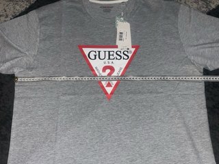 Camiseta Guess Talla L Logo Triángulo