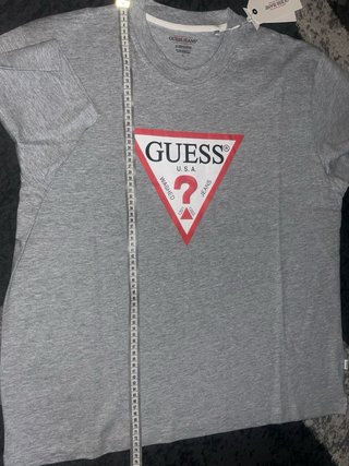 Camiseta Guess Talla L Logo Triángulo