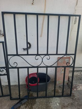 Juego de 3 rejas de hierro forjado