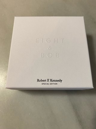 Colonia Eight & Bob Robert F. Kennedy Edición