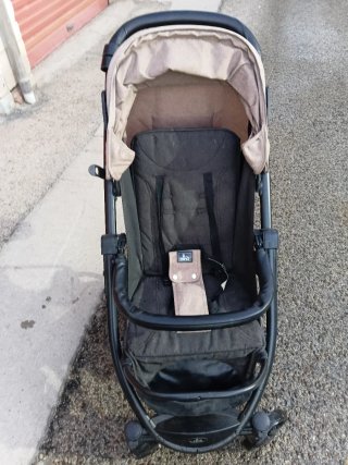 Carro de paseo ligero y plegable