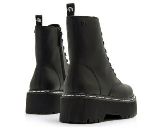 Botas negras con plataforma
