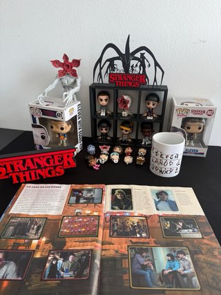 Pack Stranger Things: Figuras y Álbum
