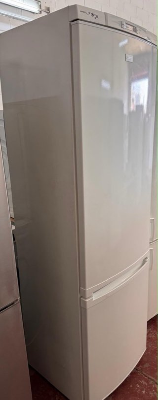 FRIGORÍFICO COMBI NO FROST BLANCO MARCA ZANUSSI
