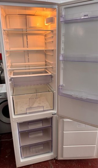 FRIGORÍFICO COMBI NO FROST BLANCO MARCA ZANUSSI