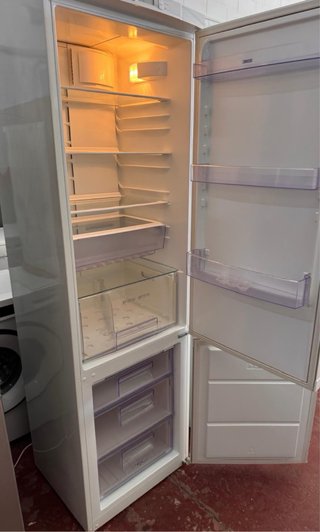 FRIGORÍFICO COMBI NO FROST BLANCO MARCA ZANUSSI