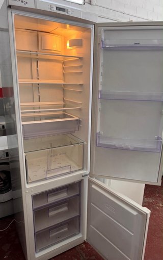 FRIGORÍFICO COMBI NO FROST BLANCO MARCA ZANUSSI