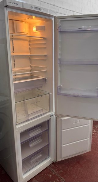 FRIGORÍFICO COMBI NO FROST BLANCO MARCA ZANUSSI