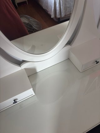 Tocador mesa blanco Ikea con espejo ovalado
