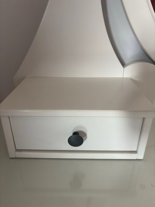 Tocador mesa blanco Ikea con espejo ovalado